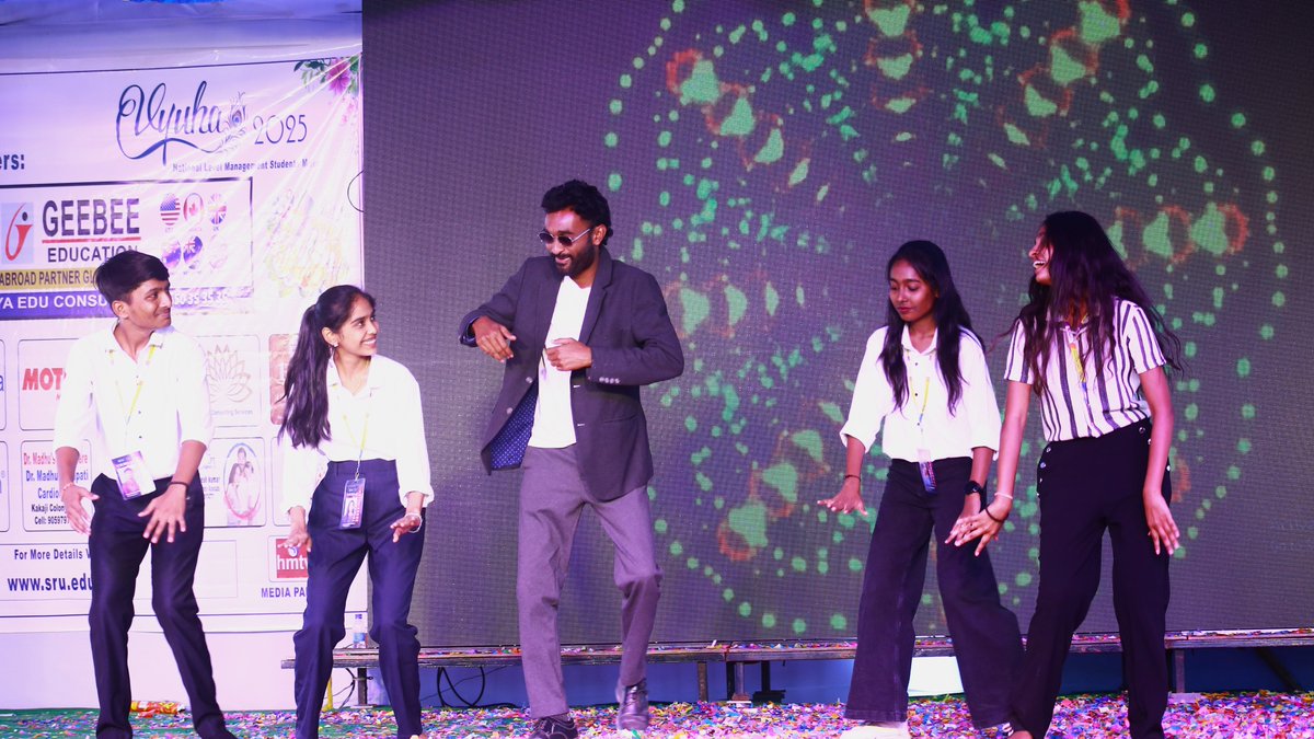 sr_university's tweet photo. The School of Business hosted Vyuha 2025 – National Level Management Fest. As a part of Vyuha student's dance performances wowed the audience with their energy and style.

#SRU #SRUniversity #University #Vyuha #Managementfest #Campus #Dance #Campuslife #Admissionsopen #ApplyNow https://t.co/Bv8uNo4BzX