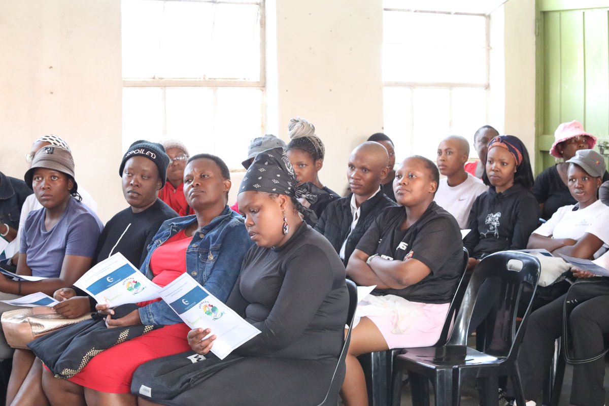 FPB_ZA's tweet photo. Today, our FPB team engaged with the Sebokeng community to raise awareness about online safety, empowering parents and caregivers with essential tools to safeguard children in the digital space.
#OnlineProtection #internetsafety #safedigitalfuture https://t.co/JFbXImuFHM