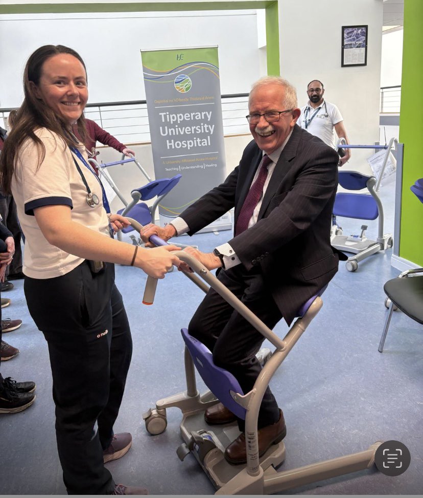 TipperaryUH's tweet image. Many thanks to the Friends of Tipperary University Hospital whom have donated much needed equipment for all the wards to assist patients mobility @HSEDubSouthEast @TippFM