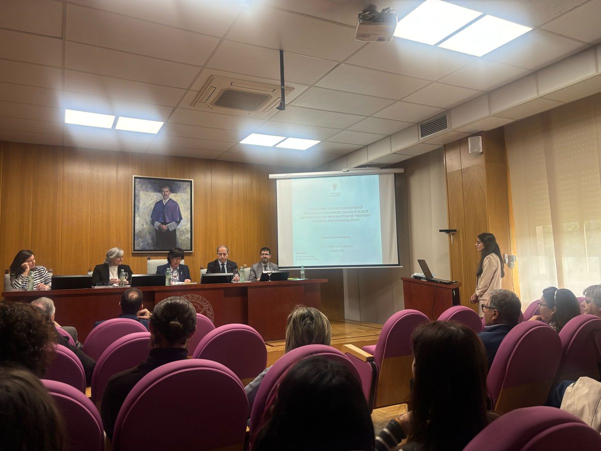 MicroTAmbienUGR's tweet image. Congratulations to the new Dr in the house @AuroraGalera
"Development of a new generation of continuous-flow aerobic #granularsludgebioreactors for urban wastewater treatment: technical and biological study"