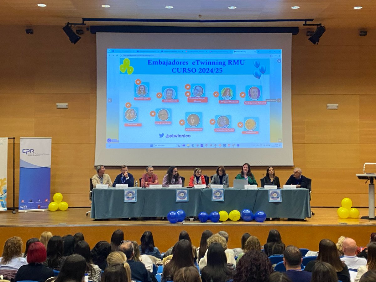 CPRRegionMurcia's tweet photo. Seguimos en las #Jornadas eTwinning de la Región de Murcia,  ahora con los/as embajadores/as @eTwinnico, quienes hablan de calidad @eTwinning_es (Colaboración, uso de las TIC, enfoques pedagógicos, calidad, resultados) @Educarm @ProgramasRM @ArchivoGRMurcia https://t.co/7xelOJT9hm