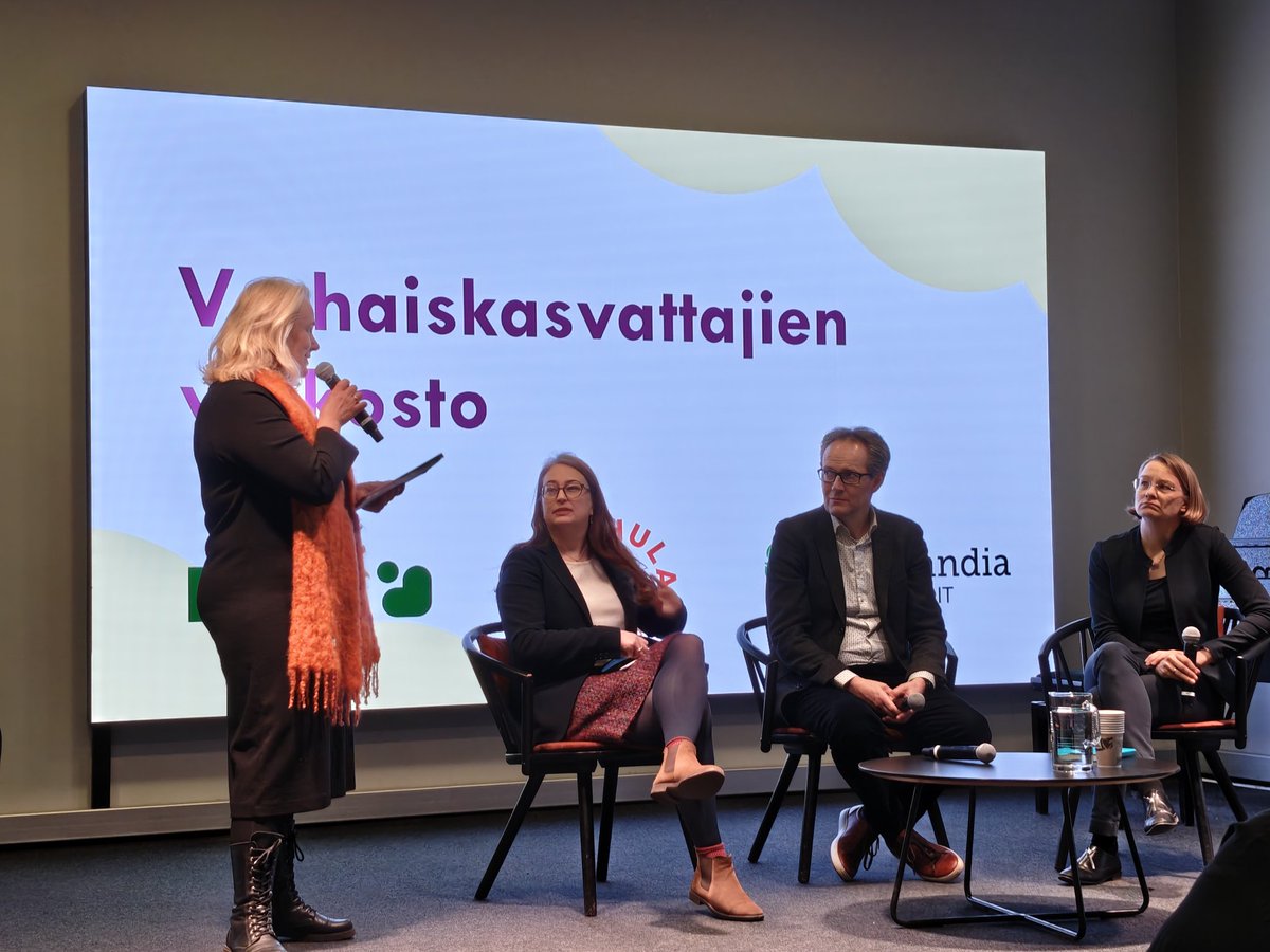 Jarkko Lahtinen (@jltwiitti) on Twitter photo Tänään #kuntavaali ilta <a href="/EspooEsbo/">Espoon kaupunki</a> Sellon kirjastossa yksityisten #varhaiskasvatus'verkoston järjestämänä. Mukavaa saada pitää pieni <a href="/Kuntaliitto/">Kuntaliitto | Kommunförbundet</a> alustus vakahommista ja kuunnella mielenkiintoinen paneelikeskustelu <a href="/InkaHopsu/">Inka Hopsu</a> <a href="/mervikatainen/">Mervi Katainen</a> <a href="/JuriAaltonen/">Juri Juristi Aaltonen</a> Tänään #kuntavaali ilta <a href="/EspooEsbo/">Espoon kaupunki</a> Sellon kirjastossa yksityisten #varhaiskasvatus'verkoston järjestämänä. Mukavaa saada pitää pieni <a href="/Kuntaliitto/">Kuntaliitto | Kommunförbundet</a> alustus vakahommista ja kuunnella mielenkiintoinen paneelikeskustelu <a href="/InkaHopsu/">Inka Hopsu</a> <a href="/mervikatainen/">Mervi Katainen</a> <a href="/JuriAaltonen/">Juri Juristi Aaltonen</a>