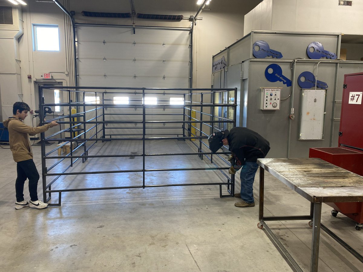 EaglePathMfg's tweet image. Wilson Hochstein delivers again! His hard work and dedication truly paid off, and the final product looks fantastic. Great work, Wilson. We appreciate all the effort you put into this! Feel free to reach out for any of your personal projects through any of our social accounts!