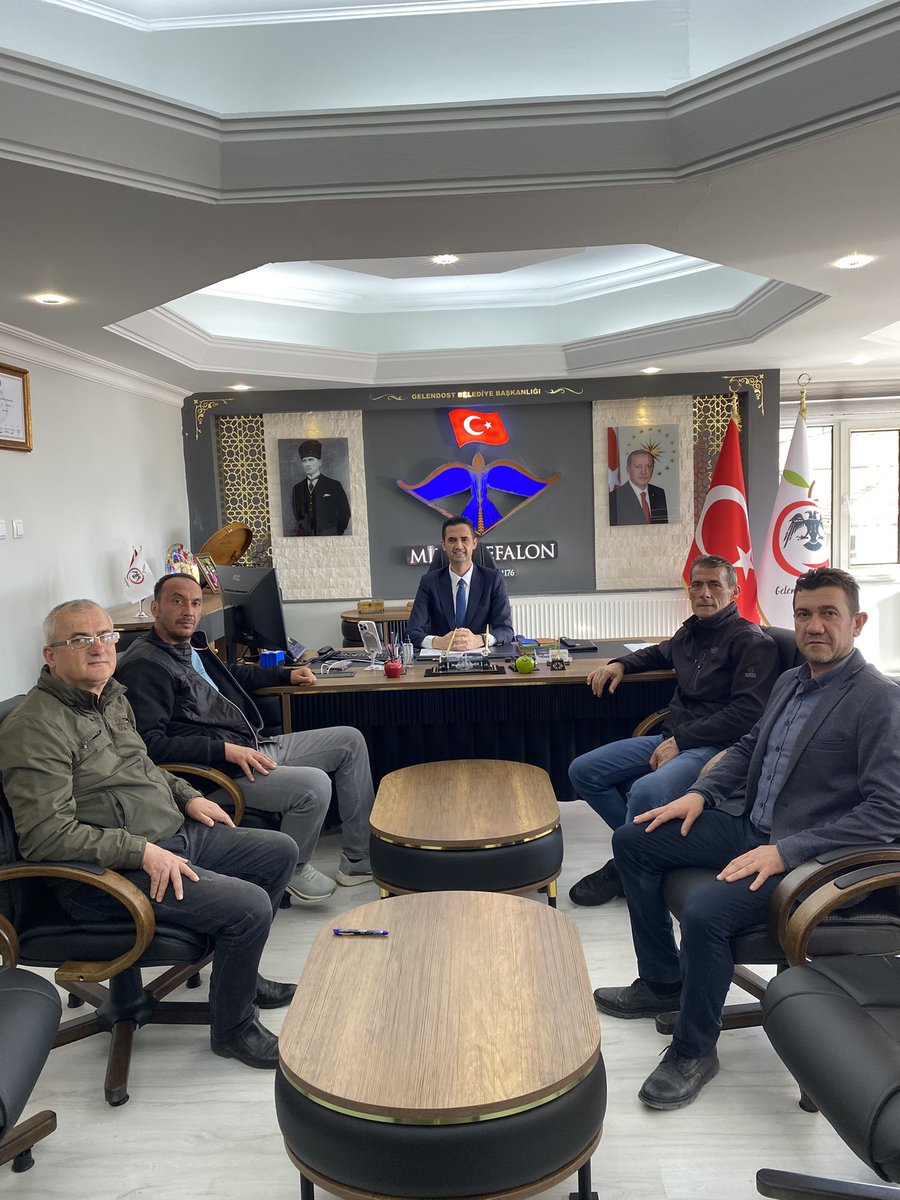 Belediye Encümen toplantımızı birlik ve beraberlik içerisinde tamamladık. 

Alınan kararların ilçemize hayırlı olmasını diliyoruz.  Halkımız için çalışmaya ve hizmet üretmeye devam edeceğiz!