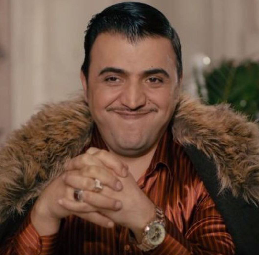 Çok sevdiğim bir oyıncuydu Şinasi Yurtsever Allah rahmet eylesin genç yaşta mide kanserinden vefat etti!! Çok üzüldüm çok 😢 #şinasiyurtsever