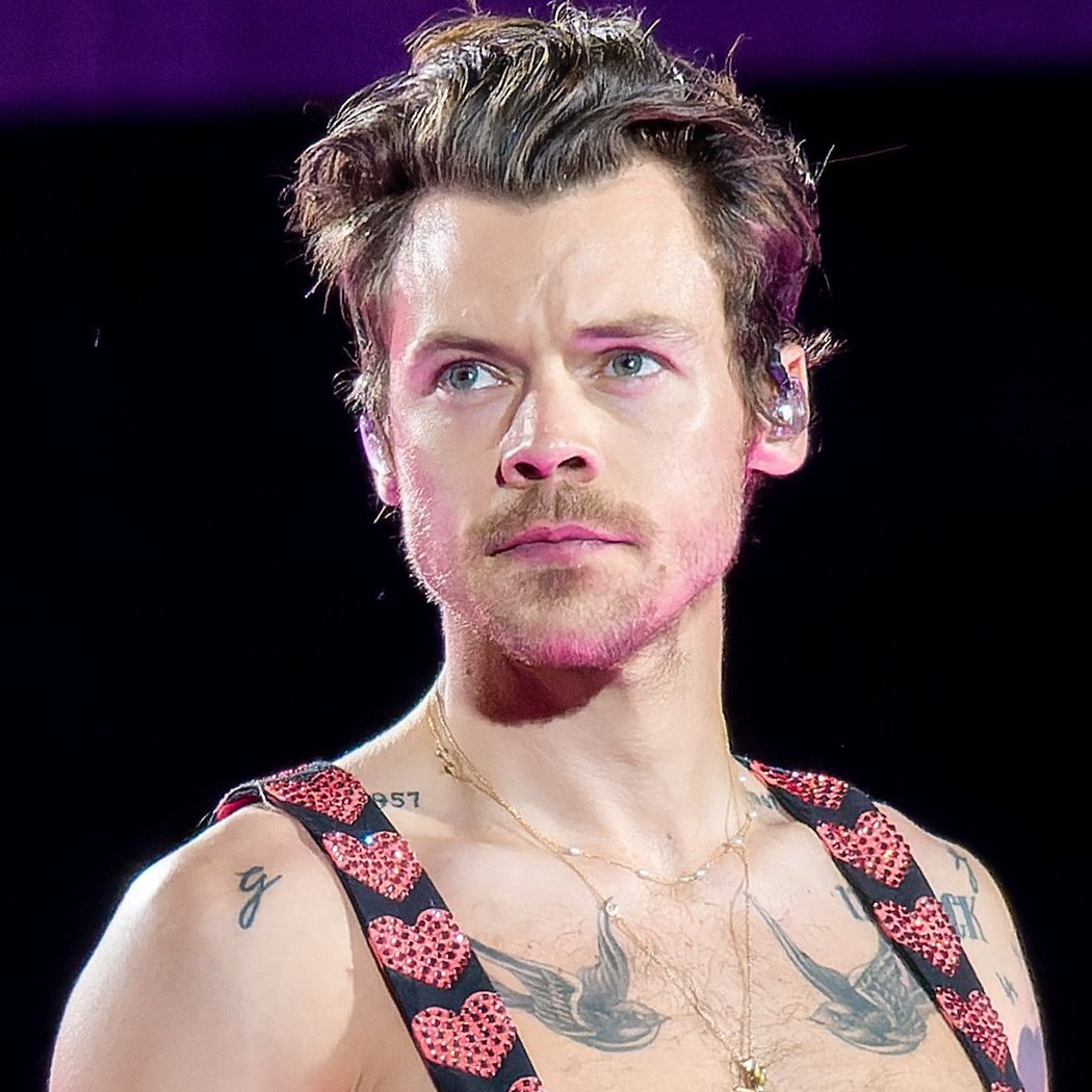 AcervoCharts's tweet photo. Benson Boone afirmou que não quer ser comparado a outros artistas:

“Eu não quero ser igual ao Harry Styles, Freddie Mercury ou Justin Bieber, porque eu sou Benson Boone.” https://t.co/rwLuOumX8B