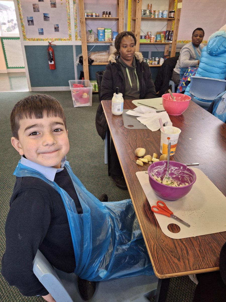 Totnosh (@totnoshuk) on Twitter photo We learned lots of new skills including using a grater safely and the bridge cutting technique at our family cooking class <a href="/SaintRochsPS/">Saint Roch's Primary & Deaf School</a> this week #familylearning #glasgowschools #skillsforlife ##foodeducation We learned lots of new skills including using a grater safely and the bridge cutting technique at our family cooking class <a href="/SaintRochsPS/">Saint Roch's Primary & Deaf School</a> this week #familylearning #glasgowschools #skillsforlife ##foodeducation