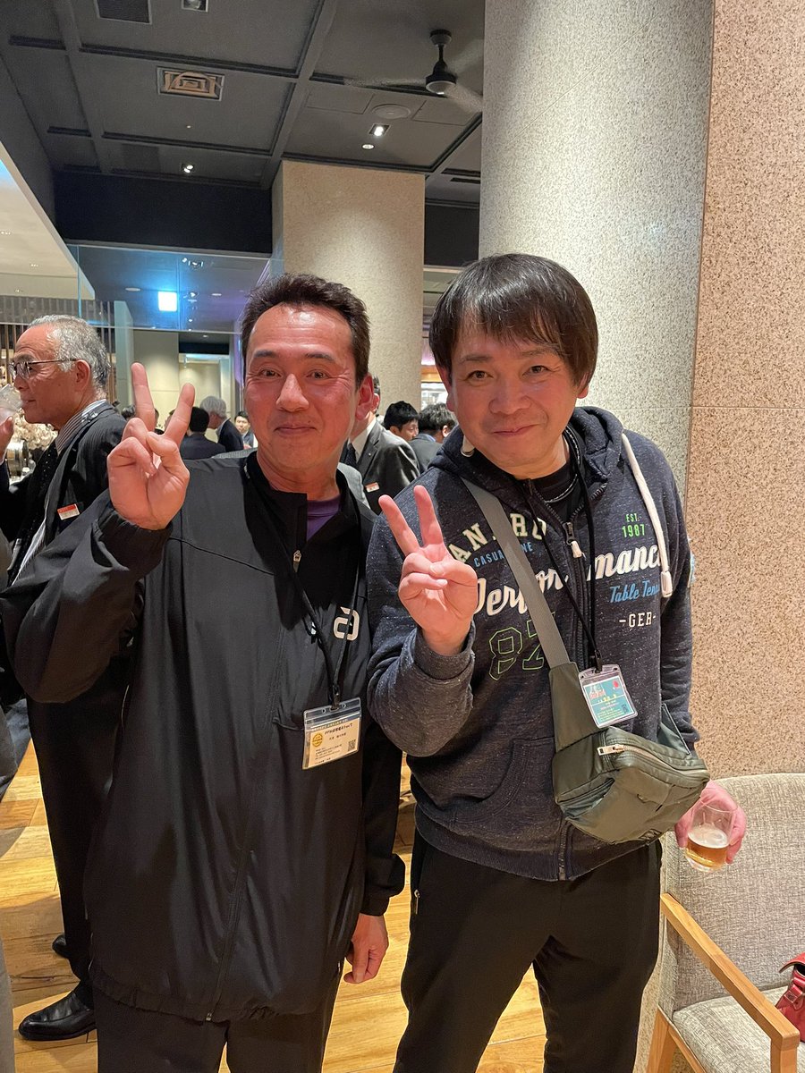 hXWsu0CKXWitokH's tweet photo. アンドロ契約コーチの
Cut Backの澤田社長とお会いする
事ができました😂
知り合いも多く暖かくて優しくて
素晴らしい方でした👍
今後ともお付き合い
よろしくお願い致します🙇‍♀️

#CutBack
#青森県卓球場 https://t.co/QFW0gWQAix