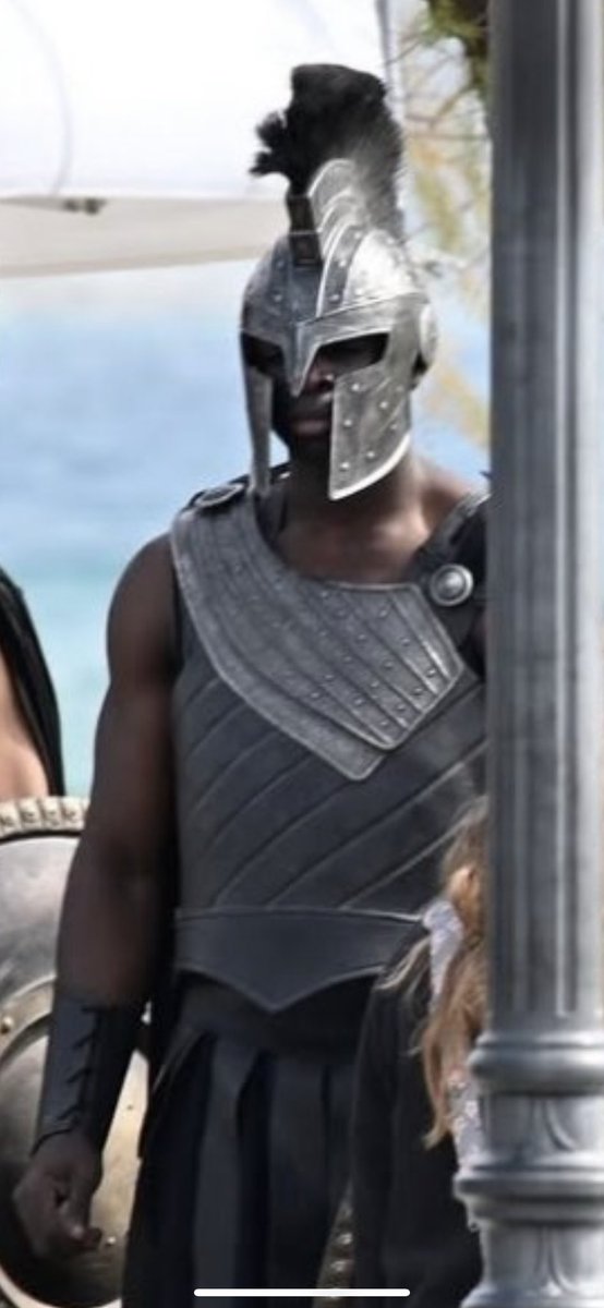 nonregemesse's tweet image. The new Odyssey film is doing dogshit strappy leather armour