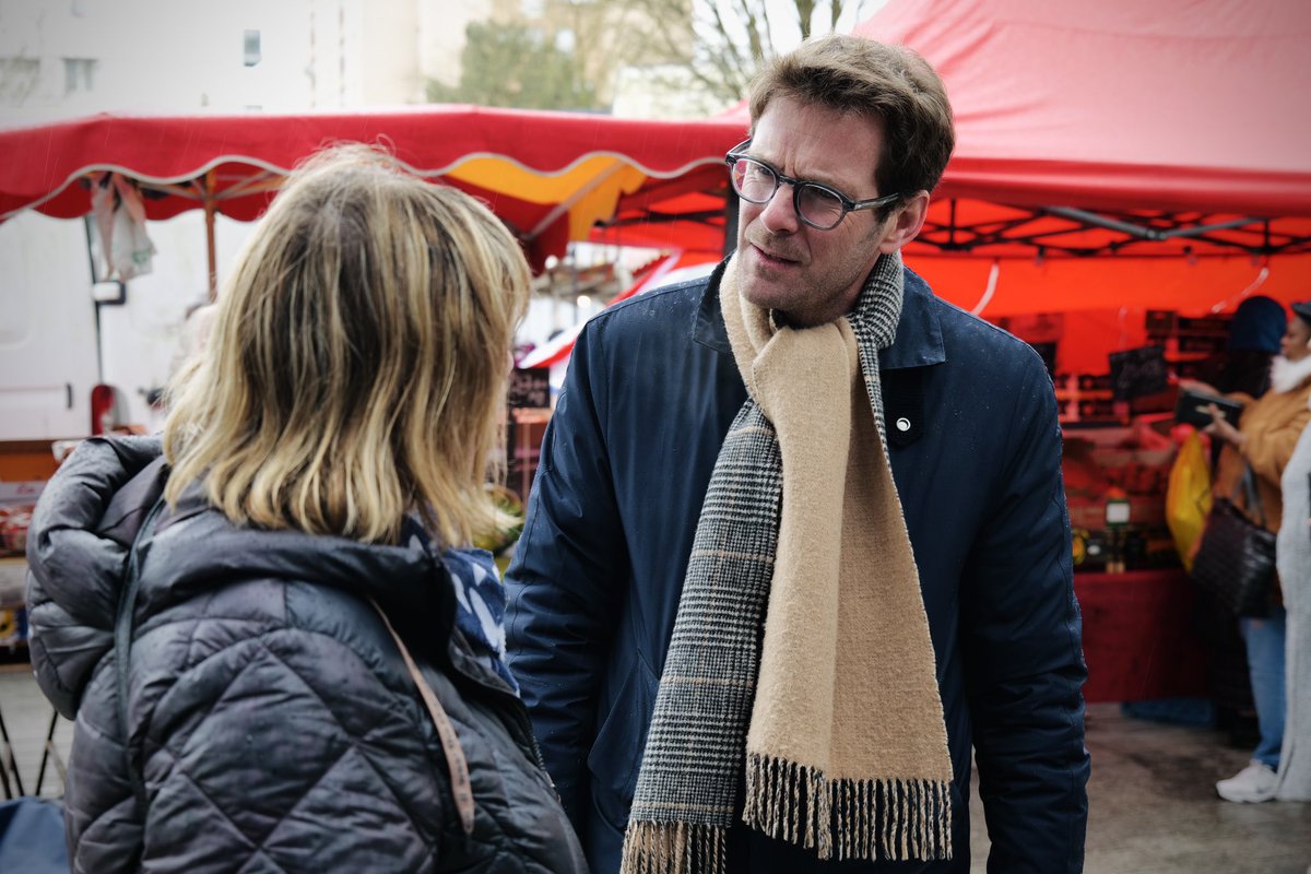 Sur le terrain, à l'écoute et aux côtés des habitants du Châtelet de <a href="/Rouen/">Ville de Rouen</a> pour discuter commerces, solidarités, transports, sécurité. On vit ensemble, on se bat ensemble !