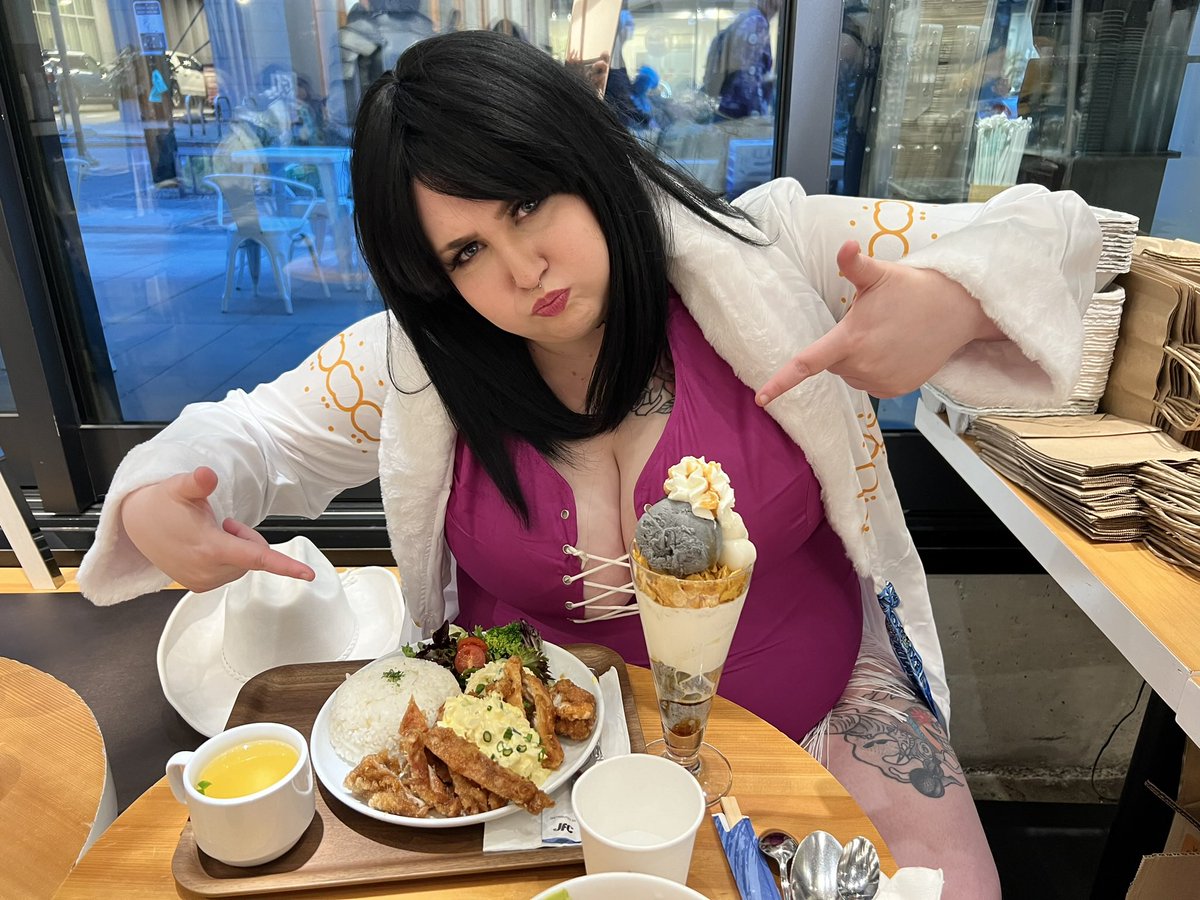 This was the best solo Nico Robin picture I got all weekend 😭😂