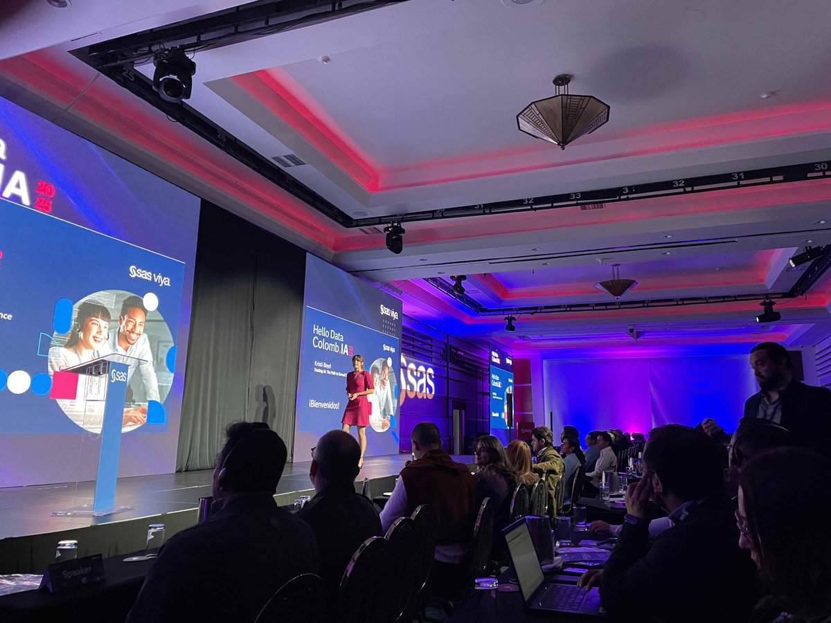 TintaTIC's tweet image. La inteligencia artificial y la analítica ayudan a la toma de decisiones y están disponibles para todos. Estamos en un punto de inflexión donde se cambian los modelos de las empresas. Las personas deben dejar capacitarse. @Sas_Colombia  #MujeresPoderoSAS #HelloDataColombIA