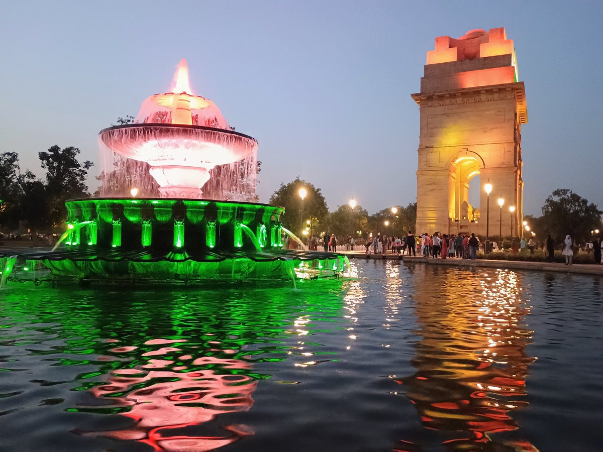 Vishal Ramteke (@nephrosapien) on Twitter photo इक रोज अपनी रूह से पूछा कि दिल्ली क्या है, तो यूं जवाब में कह गई, ये दुनिया मानो जिस्म है और दिल्ली उसकी जान है....
- मिर्जा गालिब
<a href="/tourism_delhi/">Delhi Tourism</a> <a href="/incredibleindia/">Incredible!ndia</a> इक रोज अपनी रूह से पूछा कि दिल्ली क्या है, तो यूं जवाब में कह गई, ये दुनिया मानो जिस्म है और दिल्ली उसकी जान है....
- मिर्जा गालिब
<a href="/tourism_delhi/">Delhi Tourism</a> <a href="/incredibleindia/">Incredible!ndia</a>