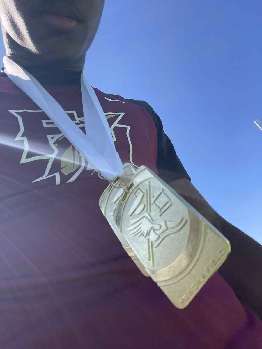 Baracksneed's tweet image. Ran a 23.99 in 200M against wind and ran a 11.65 in 100M against wind
#GOLD #SPRINTS #RunningPoint #ATH