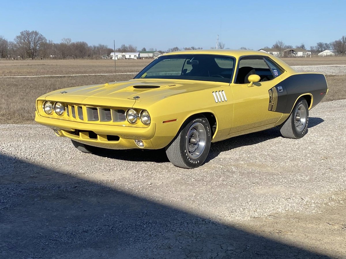 STS_business_'s tweet image. Took the Walkin’ In Tall Cotten Cuda for its maiden voyage today… #SmothersSupercars #Cuda #LemonTwist #MuscleCarMadness