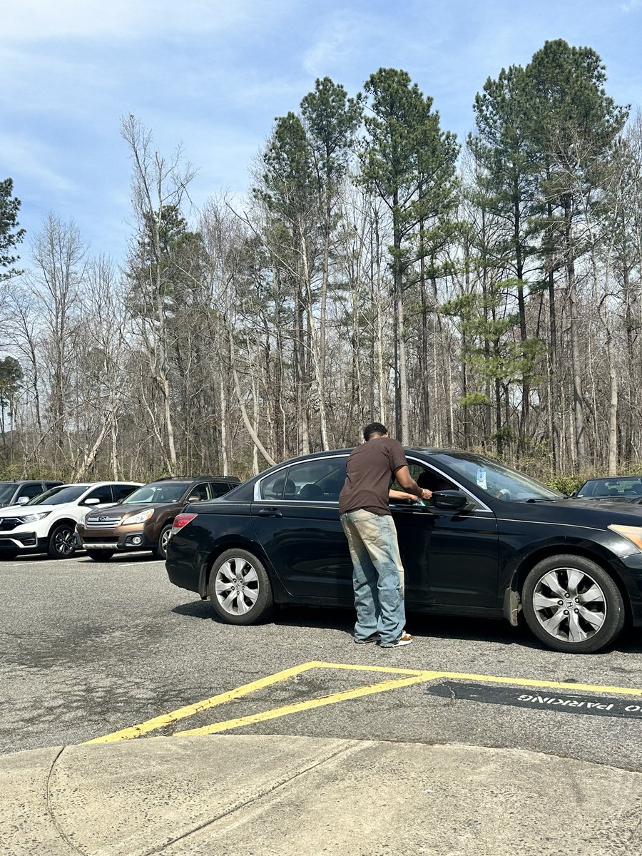 Today was a great day here at New Hope! Through our partnership with The Interfaith FoodShuttle we were able to distribute fresh fruit &amp; vegetables to over 70 families. A special shoutout to our Community School interns who played a key role in making this happen! <a href="/NHVoyagers/">New Hope Elementary</a>