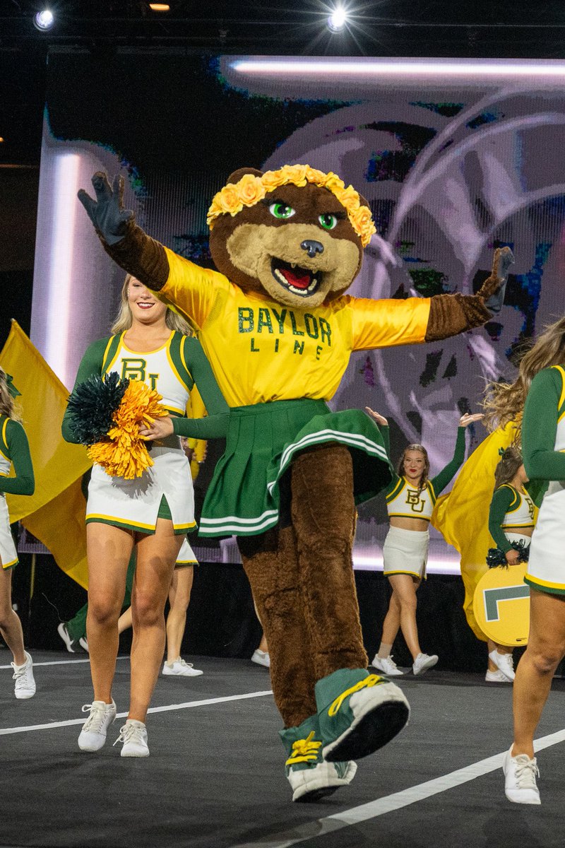 1️⃣ month ‘til Nationals!! We are getting closer to our fundraising goal, and we could really use your help. Donate now at the link below. 

baylor.scalefunder.com/cfund/project/…

#SicEm | #Nationals