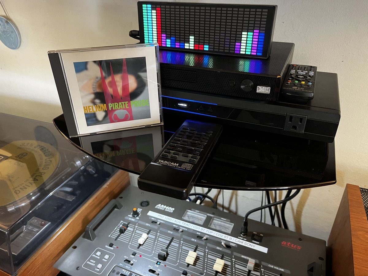 MrSaratoga's tweet image. In honor of getting Mary Timony’s newest album, playing the one that started it all for me:

Helium
Pirate Prude

Matador OLE 078-2
SRC pressing
1994

#compactdisc #nowplaying