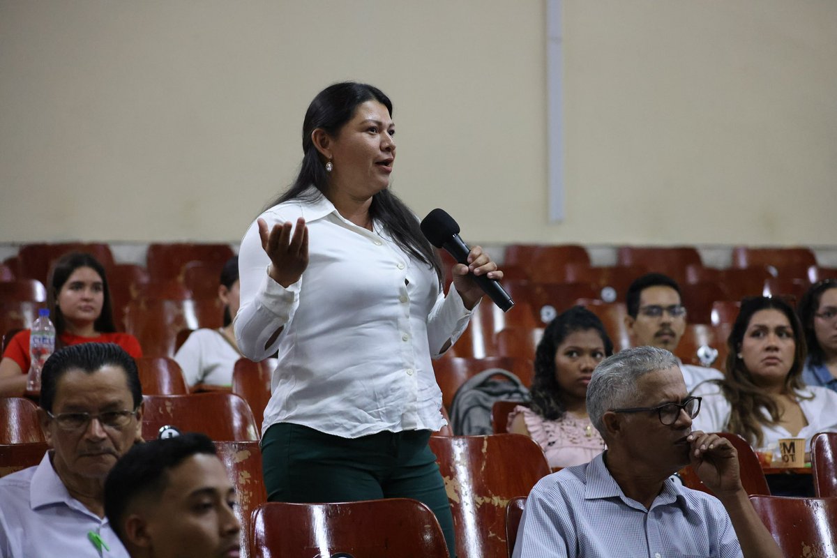 🌱🔬 Microbios y agricultura

En INDICASAT INVESTIGA, el Dr. Luis C. Mejía presentó “Descubriendo el potencial de los microbios nativos en el sector agrícola, con énfasis en café y cacao”. ☕🍫

La microbiología como aliada para una producción sostenible. 🌿💡

#INDICASATAIP