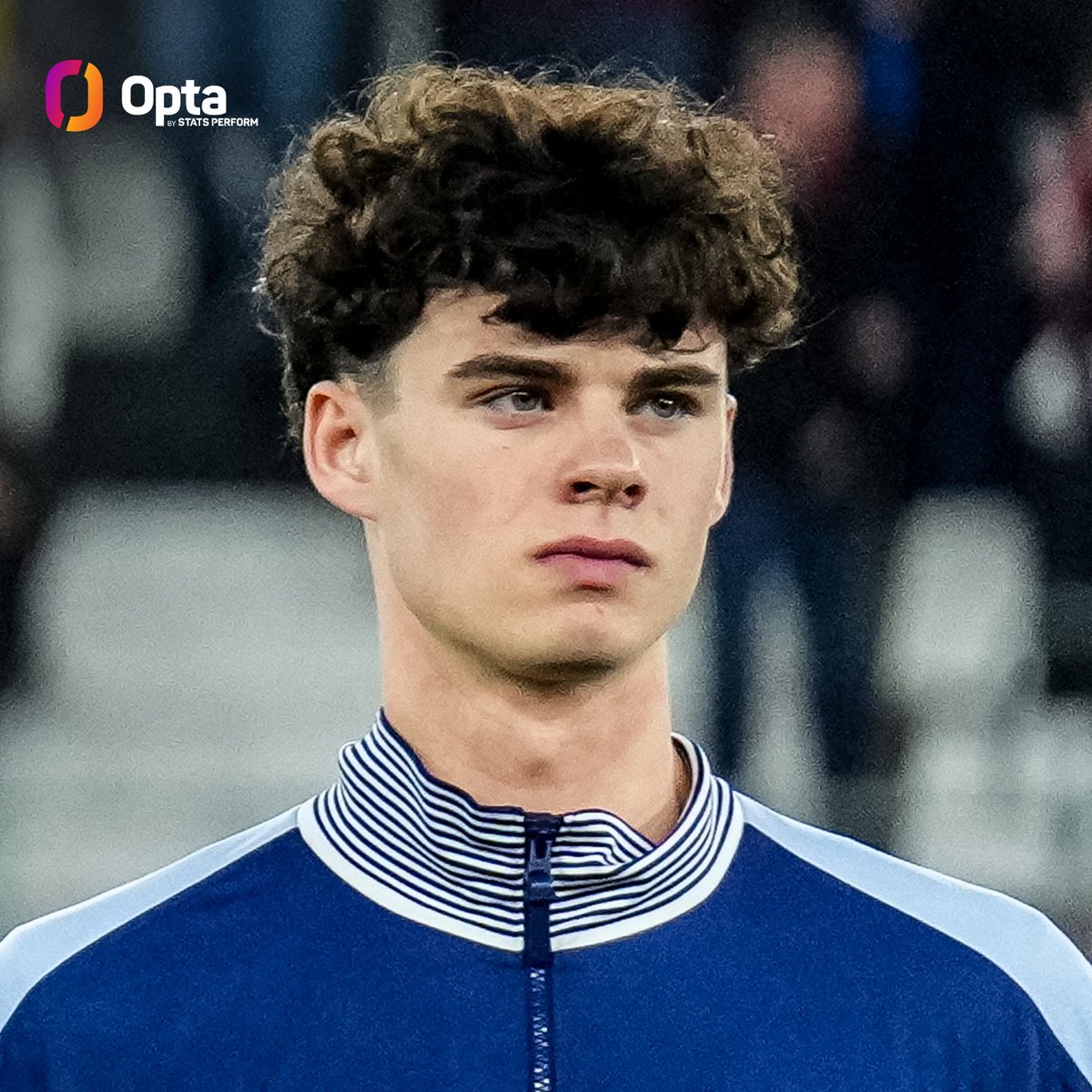 OptaJoe's tweet image. 19 - Aged 19 years and one day, Archie Gray becomes the youngest member of his family to play 10 games in major European competitions, younger than his grandfather Frank (20 years, 129 days) and great-uncle Eddie (19 years, 259 days) were on their 10th games. Dynasty.