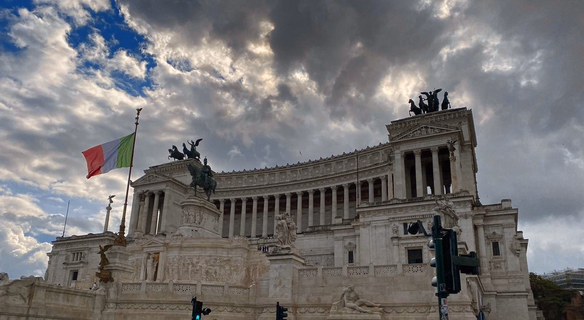 Harti239's tweet image. Leider schon der vorletzte Tag in Bella Roma.
Monumento a Vittorio Emanuele II
