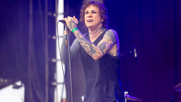Laura Jane Grace Reacts to Right-Wing Backlash to Her Song ‘Your God’:  

More: rollingstone.com/music/music-ne…