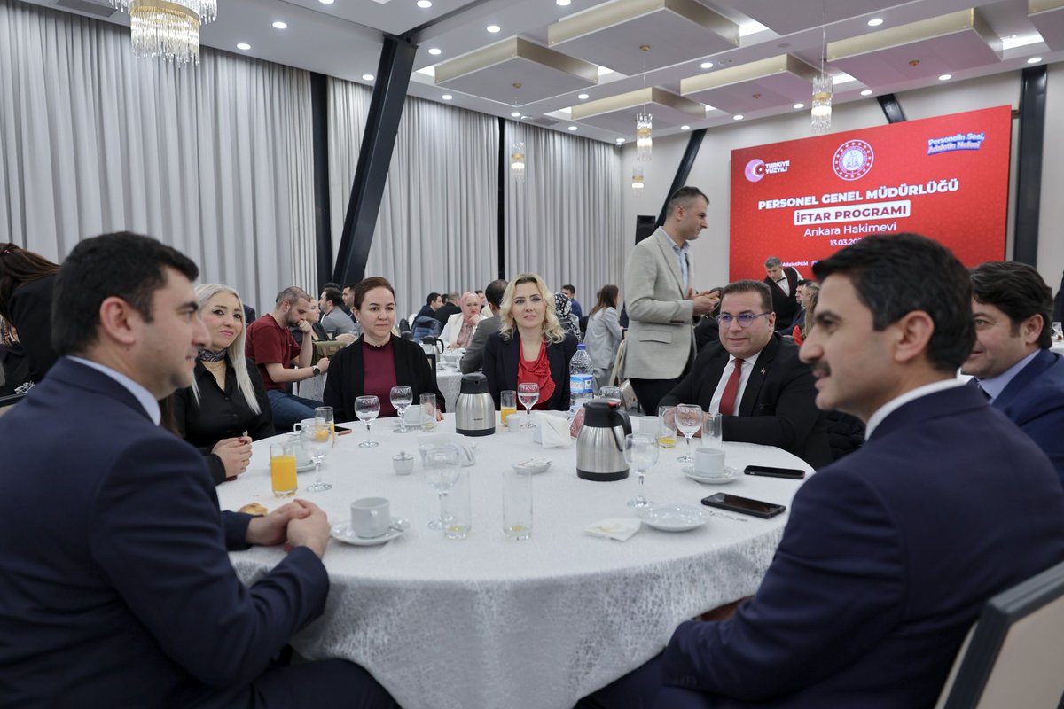 AdaletPGM's tweet photo. 🌙 Adalet Bakanlığı Personel Genel Müdürlüğü İftar Programı

Adalet Bakan Yardımcılarımız Ramazan Can ve Hurşit Yıldırım ile Personel Genel Müdürümüz Turan Kuloğlu'nun katılımıyla, Adalet Bakanlığı Personel Genel Müdürlüğü çalışanlarımızla birlikte anlamlı bir iftar programında bir araya geldik.

Ramazan ayının manevi atmosferinde birlik ve beraberliğimizi pekiştirdiğimiz bu güzel buluşmada emeği geçen herkese teşekkür ederiz.

Nice hayırlı Ramazanlara…

#AdaletBakanlığı #İftarProgramı #BirlikveBeraberlik #Ramazan