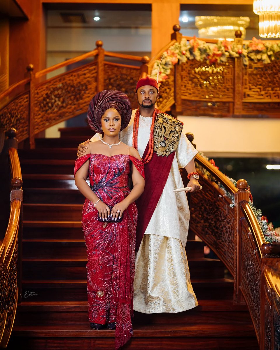 bojamiley's tweet photo. We styled a queen! 👑✨ Every detail, every stitch—pure elegance. #BojamileyBrides are the most beautiful! 👰‍♀️💖

Bride’s dress || @bojamiley
#LuxuryFashion  #nigerianweddings  #Bridal  #weddingdress https://t.co/kzrt4yQVer