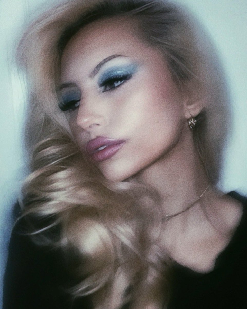 rubyandersonCA's tweet image. ༉‧₊˚🕯️🖤 ♱༉‧₊˚. 
 
#juliawolf #songlyrics #inmyroom #quietlife #photodump