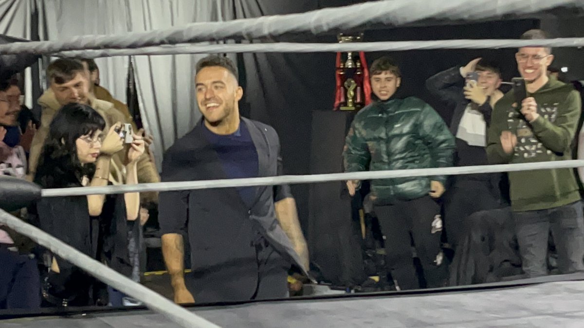 WrestleTalk_TV's tweet image. WWE NXT star Axiom (A-Kid) made a surprise appearance at Lucha Libre Rebelión 😲

This means he&apos;s in his home country of Spain, where tomorrow&apos;s SmackDown is taking place 👀🇪🇸

📸@LuigiWrestling