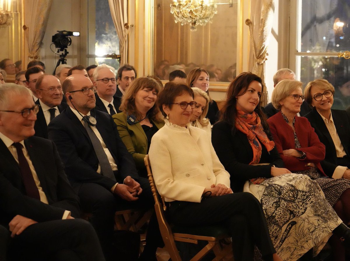 Ambassadeur Stephan Steinlein (@ambdeenfr) on Twitter photo « Croissance: un réveil européen ? » Merci au gouverneur de la <a href="/banquedefrance/">Banque de France</a>, François Villeroy de Galhau et au président de la Bundesbank, Joachim Nagel d'avoir exploré avec nous des pistes pour une Europe plus innovante et compétitive. Merci à l'Académie 🇫🇷-🇩🇪 de Paris ! « Croissance: un réveil européen ? » Merci au gouverneur de la <a href="/banquedefrance/">Banque de France</a>, François Villeroy de Galhau et au président de la Bundesbank, Joachim Nagel d'avoir exploré avec nous des pistes pour une Europe plus innovante et compétitive. Merci à l'Académie 🇫🇷-🇩🇪 de Paris !