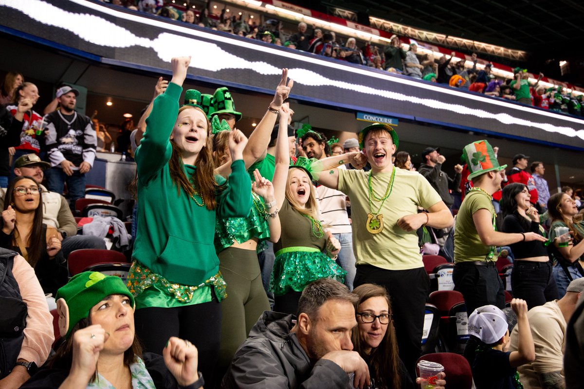 NLLRoughnecks's tweet photo. The Second Bowl is 90% SOLD!!

🍀Get your tickets quickly for our battle with Buffalo on Saturday for the St. Patrick's Day Party presented by @original16beer!! 🍀

🎟️: https://t.co/qa48dv2eoR https://t.co/kQq7dUOA3v
