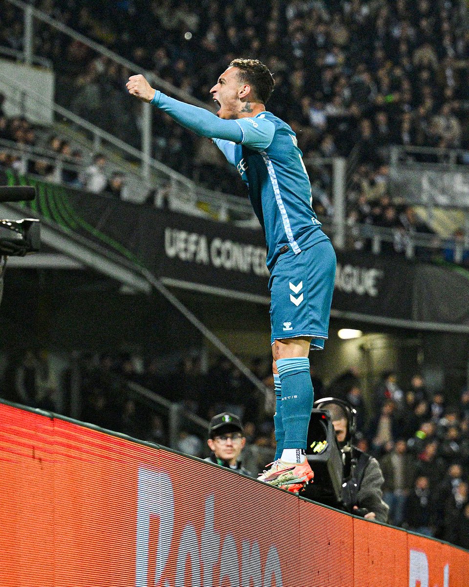 footballontnt's tweet photo. Antony in his last 52 games for Man United: 4 goals, 2 assists.
Antony in his first 10 games for Real Betis: 4 goals, 3 assists.
A player reborn in Spain. 📈 https://t.co/jqAsmeIqiO