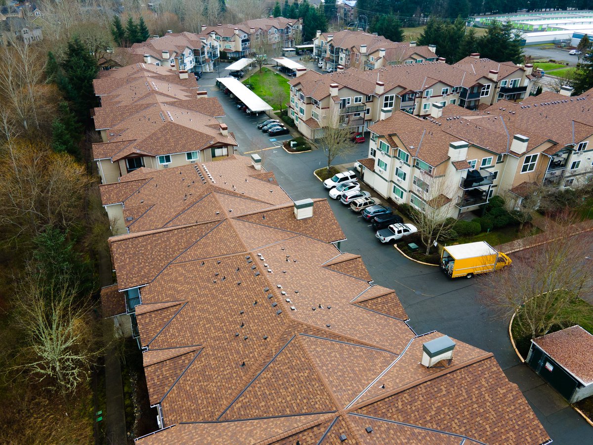 homemasters's tweet photo. Quality isn’t just a promise – it’s our standard. From roof installations to gutter repairs, we take pride in every detail.

#homemasters #newroof #commercialroofing #residentialroofing https://t.co/uNNkQ8dRrU