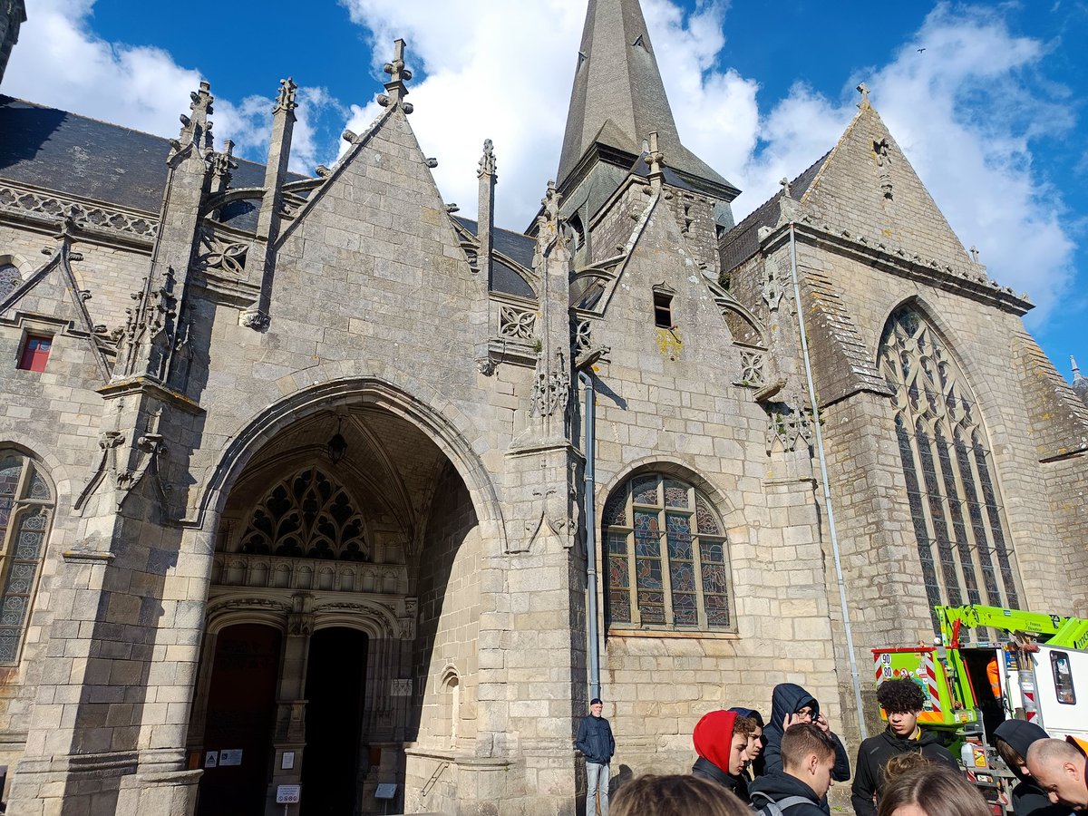 LEAP de NERMONT (@leapdenermont) on Twitter photo Les élèves de 2nde OP sont en découverte métiers, sur la presqu'île de Guérande !
Visite de la vieille ville de Guérande, jeu de piste, achats gourmands 😋, coups de cœur... Les élèves de 2nde OP sont en découverte métiers, sur la presqu'île de Guérande !
Visite de la vieille ville de Guérande, jeu de piste, achats gourmands 😋, coups de cœur...