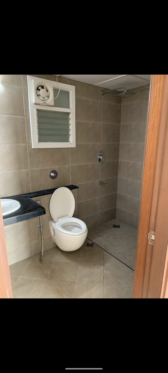 fromlostkitchen's tweet photo. @BangaloreRoomi 
@fmrbangalore 

Hey hey!!!! 

No brokerage, no maintenance deal.
Single occupancy with an attached washroom room in 3 bhk flat in Purva Westend, kudlu gate.

Rent 24k deposit 50k 

https://t.co/bKFufS9mjX https://t.co/drvfeLoYnk