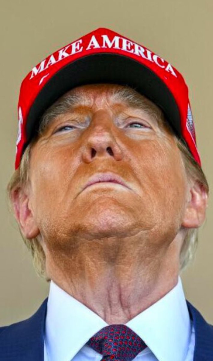 MuseeRodin's tweet image. Clown face. 🤡 #trump