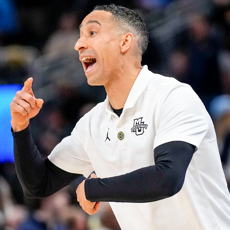 FOS's tweet photo. Marquette basketball coach Shaka Smart has been refusing to negotiate with recruits' agents this spring and is telling players they don’t need them, a source tells FOS.

Full story by @dpyoung13 ⬇️