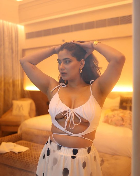 Gl8CzEFbYAEtEyp?format=jpg&name=small