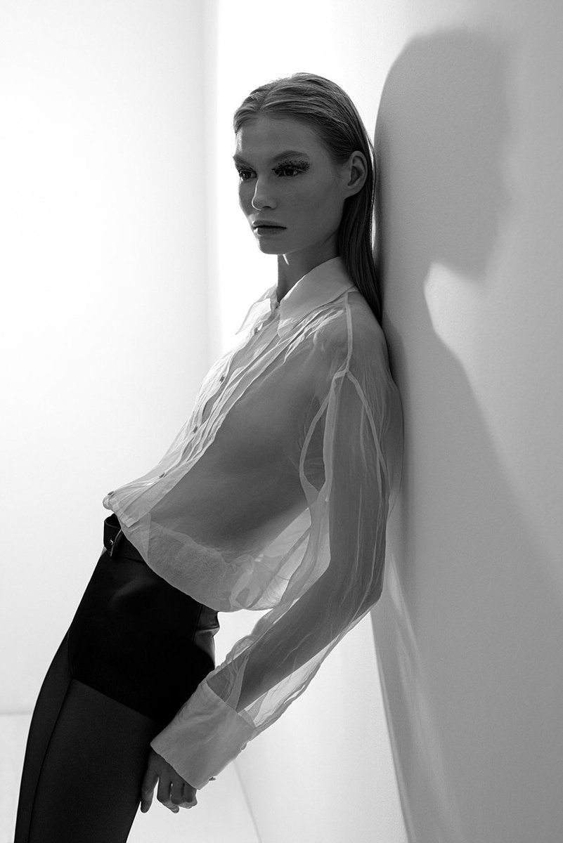 Lost in white noise.

On <a href="/objktcom/">objkt</a>