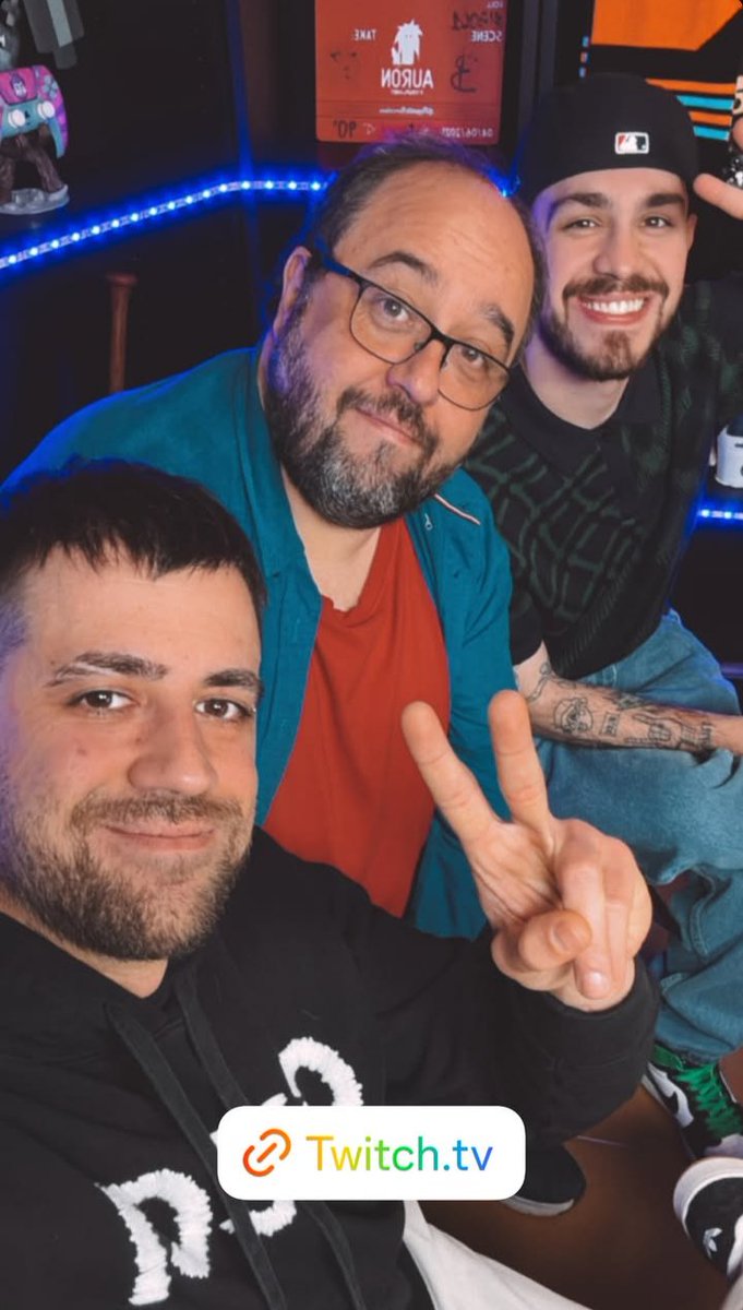 lvsauron's tweet photo. QUE FELICIDAD VERLOS JUNTOS OTRA VEZ https://t.co/U2ZxetubjI
