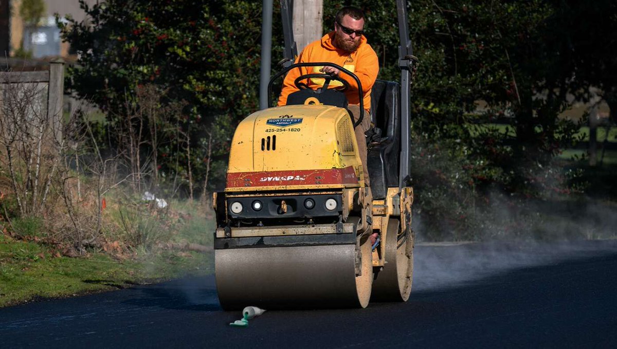 TheBabylonBee's tweet image. Man Rents Steamroller To Squeeze One Last Usable Amount Of Toothpaste From Tube buff.ly/d3ZJcuN