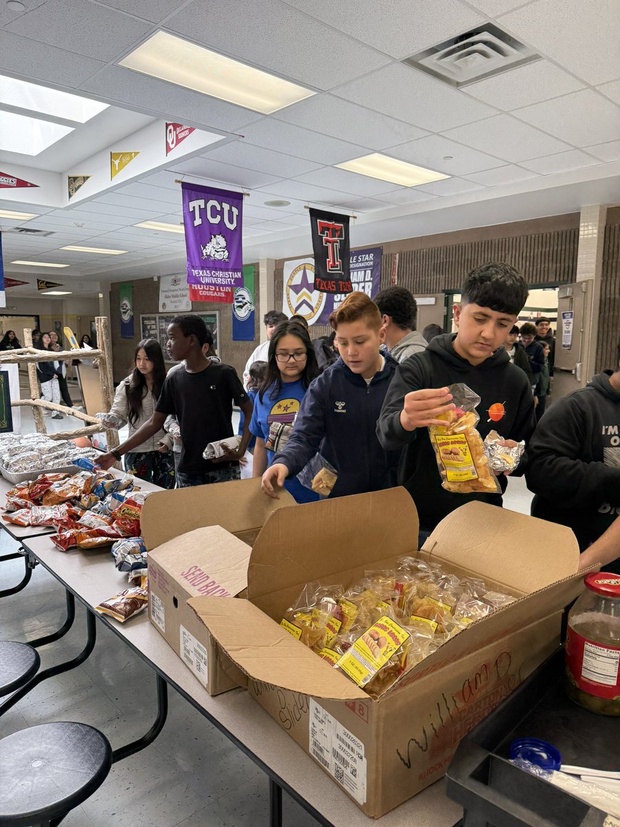 Isabel Martinez (@imartinez319) on Twitter photo Cookout <a href="/Slider_Middle/">William D. Slider Middle School</a> to close out an awesome Spring Intersession with our Stallions. <a href="/LReyes_WDSMS/">Laura Reyes</a> Cookout <a href="/Slider_Middle/">William D. Slider Middle School</a> to close out an awesome Spring Intersession with our Stallions. <a href="/LReyes_WDSMS/">Laura Reyes</a>