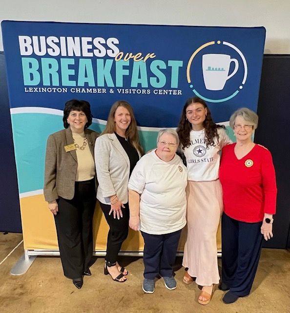 Selected as Lexington School District One's female representative, senior Shilah Lawson spoke on her Palmetto Girls State experiences at the Lexington Chamber of Commerce Business and Breakfast. Thank you, SL!  #haiLtothee25 #LexingtonOne💙💛