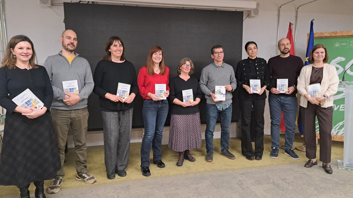 Informe #CLIVAR
La presidenta de Aemet clausura la presentación del informe CLIVAR-Spain destacando la importancia de los servicios climáticos para la toma de decisiones y la fuerza que adquiere la climatología en el nuevo plan estratégico de Aemet.   t.ly/tKQF_