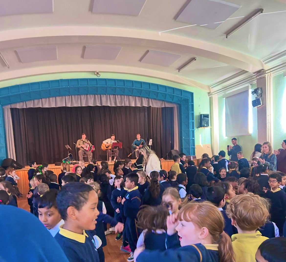 St Maries of the Isle Primary School Cork (@smoicork) on Twitter photo 📢 <a href="/SnaGaeilge/">Seachtain na Gaeilge le Energia</a> ! 🎶 The Turfmen played in the halla today, starring our own Mr. Lawless! The children learned all about their musical instruments before enjoying a fantastic ceolchoirm. 1st Class students were particularly delighted to see their teacher on stage! 🎻🎵 📢 <a href="/SnaGaeilge/">Seachtain na Gaeilge le Energia</a> ! 🎶 The Turfmen played in the halla today, starring our own Mr. Lawless! The children learned all about their musical instruments before enjoying a fantastic ceolchoirm. 1st Class students were particularly delighted to see their teacher on stage! 🎻🎵