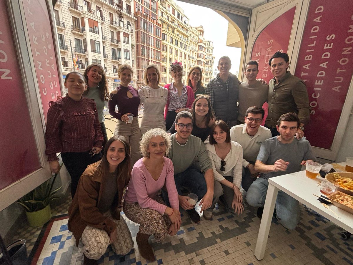 María Ramos Cebrián (@ramos_cebrian) on Twitter photo Qué mejor que celebrar el <a href="/DiaDelRinon/">Día Mundial de Riñón</a> con una mascletà nefrológica!💥 #SomosLaFe <a href="/Nefro_LaFe/">Nefrología La Fe</a> <a href="/irisvibo/">Iris viejo</a> <a href="/Mar_Mompo8/">Pelinaranja</a> <a href="/SuchRamon/">Ramon Devesa Such</a> <a href="/paubarriosc/">Paula Barrios</a> <a href="/SENefrologia/">S.E.N. Nefrología</a> <a href="/SVNefro/">Sociedad Valenciana de Nefrología</a> Qué mejor que celebrar el <a href="/DiaDelRinon/">Día Mundial de Riñón</a> con una mascletà nefrológica!💥 #SomosLaFe <a href="/Nefro_LaFe/">Nefrología La Fe</a> <a href="/irisvibo/">Iris viejo</a> <a href="/Mar_Mompo8/">Pelinaranja</a> <a href="/SuchRamon/">Ramon Devesa Such</a> <a href="/paubarriosc/">Paula Barrios</a> <a href="/SENefrologia/">S.E.N. Nefrología</a> <a href="/SVNefro/">Sociedad Valenciana de Nefrología</a>