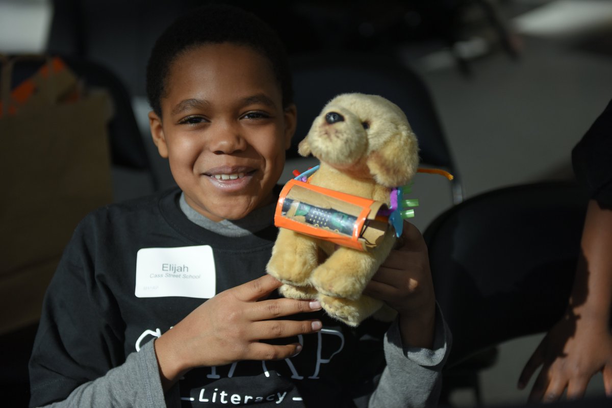 The 4th Annual Interschool Design Challenge at Fiserv Forum was a true celebration of creativity, innovation, and teamwork! Yesterday, 108 4th graders from 14 schools across Milwaukee and Waukesha came together to present their incredible projects — developed over 16 weeks in the