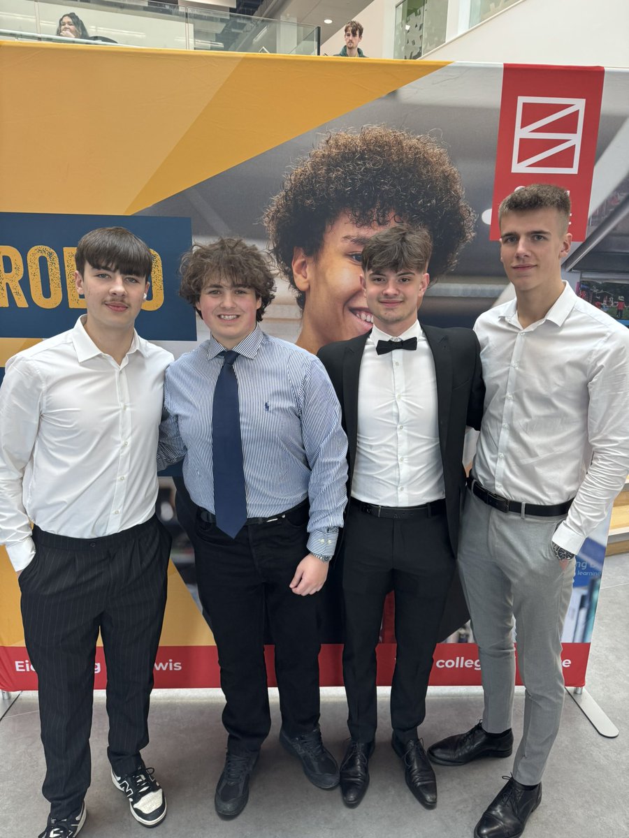 _thomas_jones4's tweet image. Fantastic evening and the Skills Competition Wales Awards watching virtually from TLZ. Proud of our learners that took part, an outstanding achievement for them. 

Well done to all the winners🏆✨

@coleggwent @JoelMorgan81