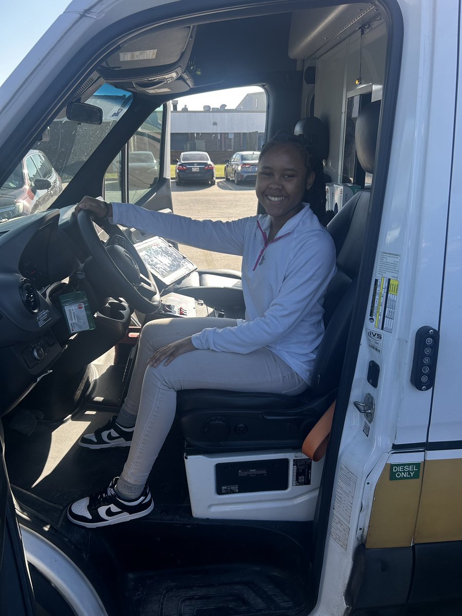 JAG students had the opportunity to engage with EMS professional Ashley Matthew (PA C/O 2006) from Acadian Ambulance Service. She shared insights on career opportunities, workplace expectations, and the world of emergency medical services. Just keeping it JAG-ish! 😊💙